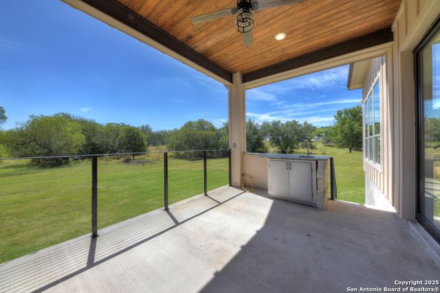 105 River Bluff, Castroville, TX 78009