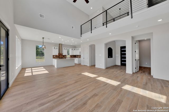 105 River Bluff, Castroville, TX 78009