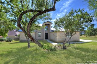 105 River Bluff, Castroville, TX 78009