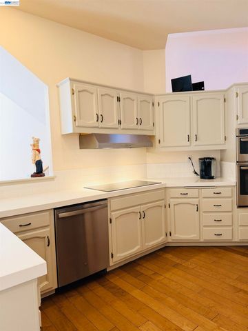 4063 W Lakeshore Dr, San Ramon, CA 94582