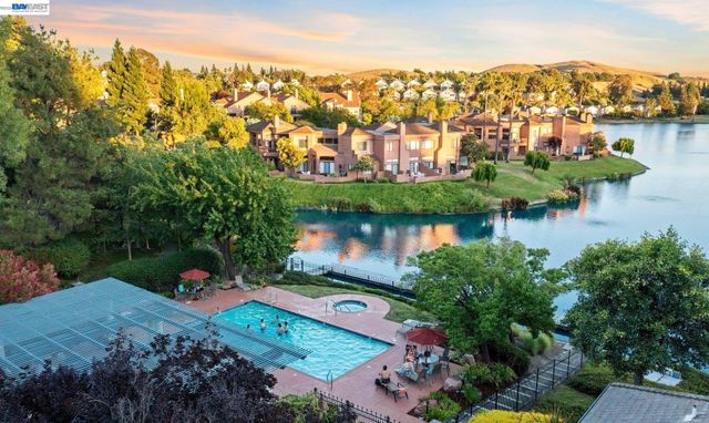 4063 W Lakeshore Dr, San Ramon, CA 94582