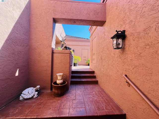 4063 W Lakeshore Dr, San Ramon, CA 94582