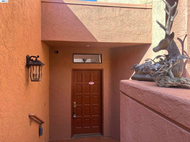 4063 W Lakeshore Dr, San Ramon, CA 94582