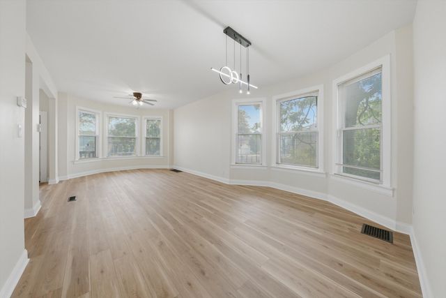 9232 S Essex Avenue, Chicago, IL 60617
