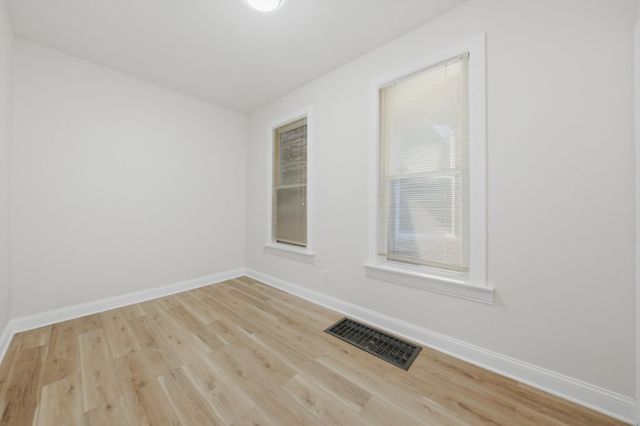 9232 S Essex Avenue, Chicago, IL 60617
