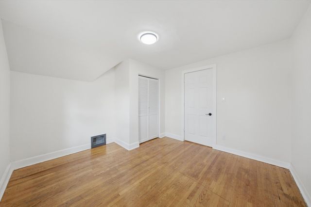 9232 S Essex Avenue, Chicago, IL 60617