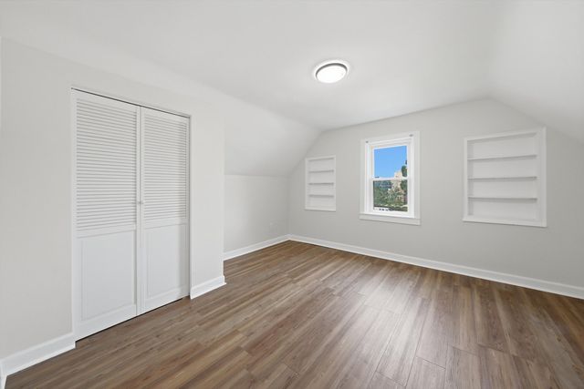 9232 S Essex Avenue, Chicago, IL 60617