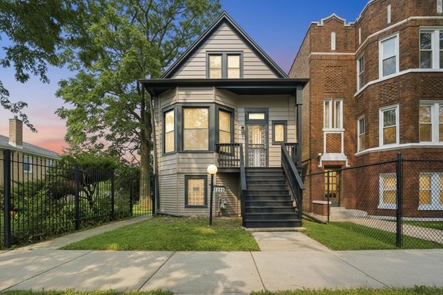 9232 S Essex Avenue, Chicago, IL 60617