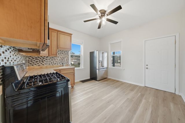 9232 S Essex Avenue, Chicago, IL 60617
