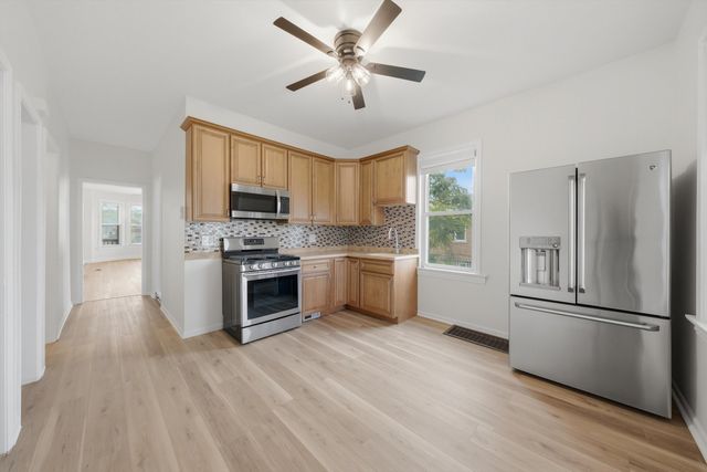 9232 S Essex Avenue, Chicago, IL 60617