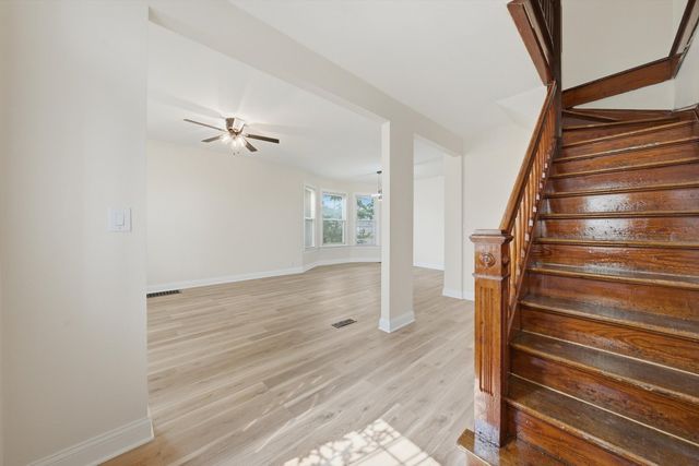 9232 S Essex Avenue, Chicago, IL 60617