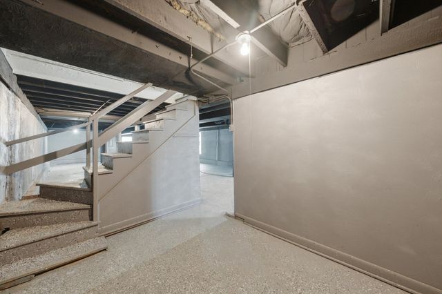 9232 S Essex Avenue, Chicago, IL 60617