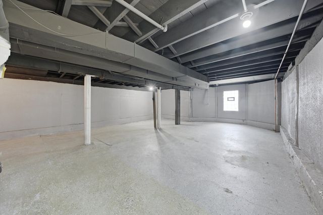 9232 S Essex Avenue, Chicago, IL 60617
