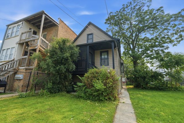 9232 S Essex Avenue, Chicago, IL 60617
