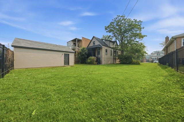 9232 S Essex Avenue, Chicago, IL 60617