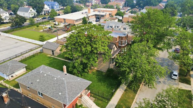 9232 S Essex Avenue, Chicago, IL 60617