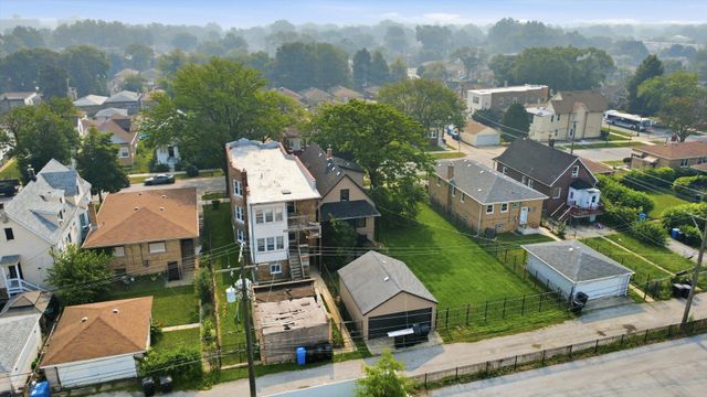 9232 S Essex Avenue, Chicago, IL 60617