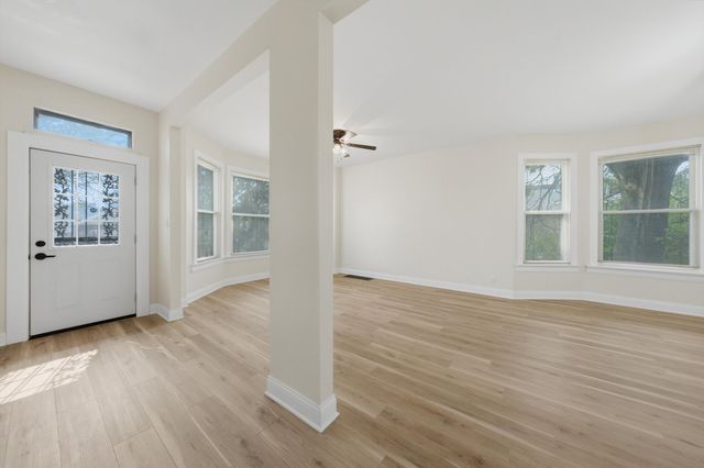 9232 S Essex Avenue, Chicago, IL 60617