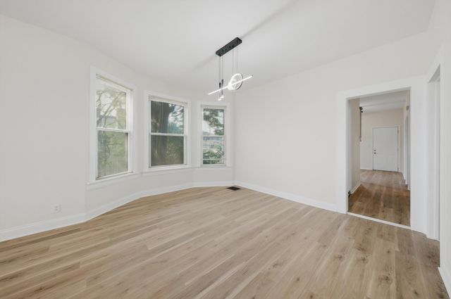 9232 S Essex Avenue, Chicago, IL 60617