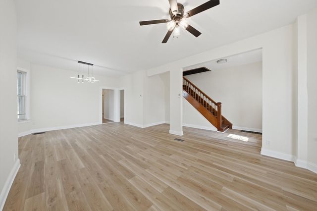 9232 S Essex Avenue, Chicago, IL 60617