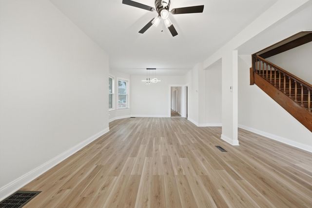 9232 S Essex Avenue, Chicago, IL 60617