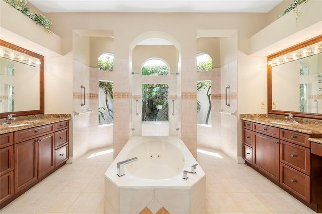2528 TOM MORRIS DRIVE, Sarasota, FL 34240