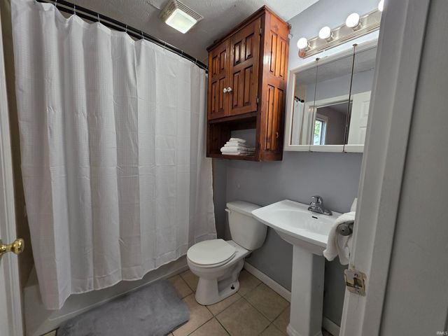 1913 E Michigan Street, Evansville, IN 47711