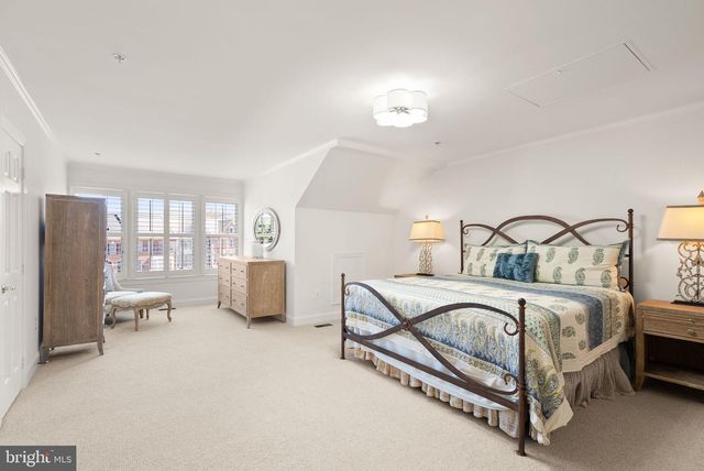 4132 TIMBER LOG WAY, Fairfax, VA 22030