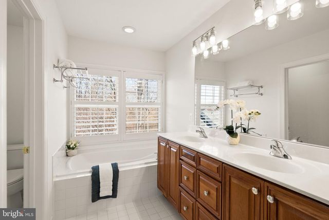 4132 TIMBER LOG WAY, Fairfax, VA 22030