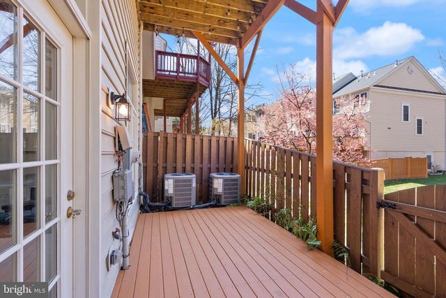 4132 TIMBER LOG WAY, Fairfax, VA 22030