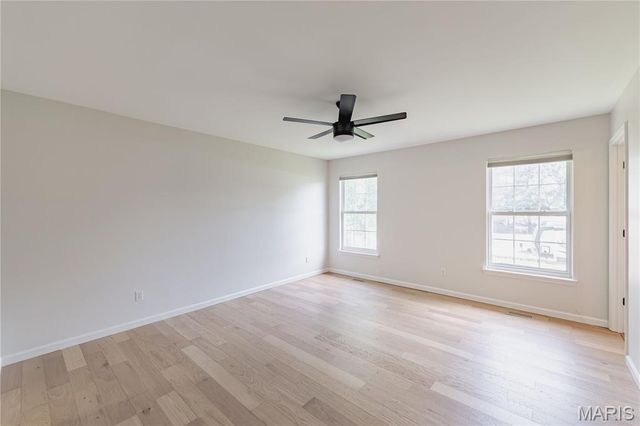 4419 Kerth Manor Drive, St Louis, MO 63128