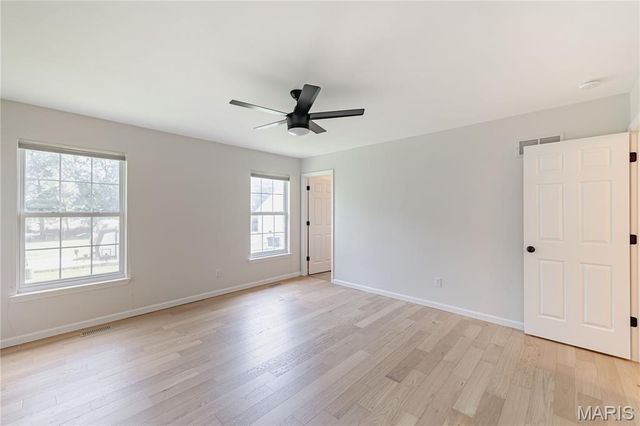 4419 Kerth Manor Drive, St Louis, MO 63128