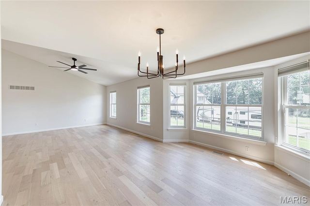 4419 Kerth Manor Drive, St Louis, MO 63128