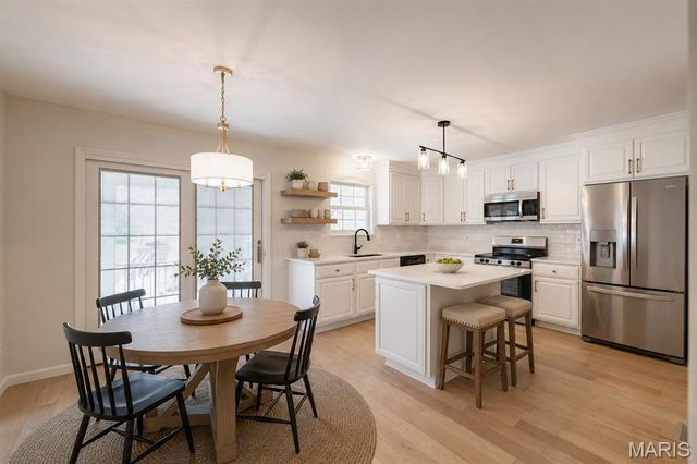 4419 Kerth Manor Drive, St Louis, MO 63128