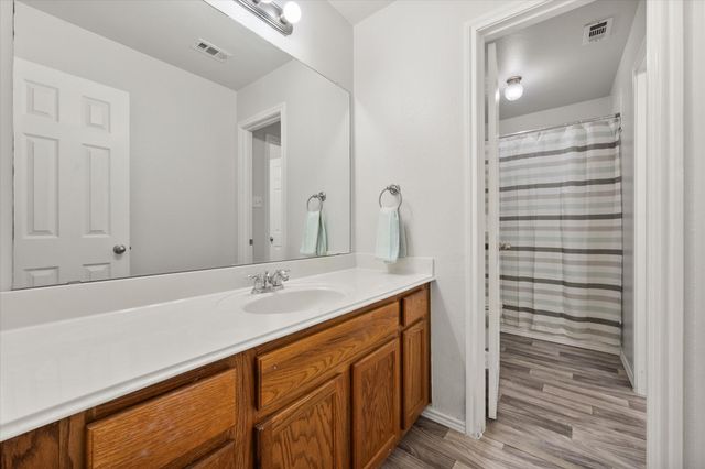 708 Crockett Drive, Mansfield, TX 76063