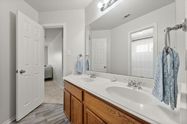 708 Crockett Drive, Mansfield, TX 76063