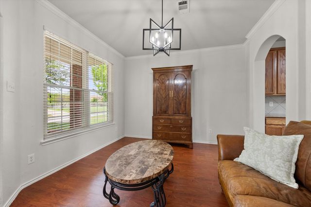 708 Crockett Drive, Mansfield, TX 76063