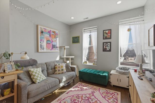 1654 W Cortland Street 6, Chicago, IL 60622