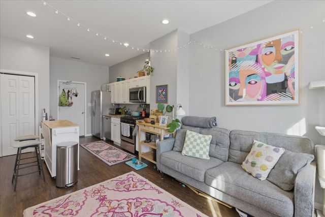 1654 W Cortland Street 6, Chicago, IL 60622