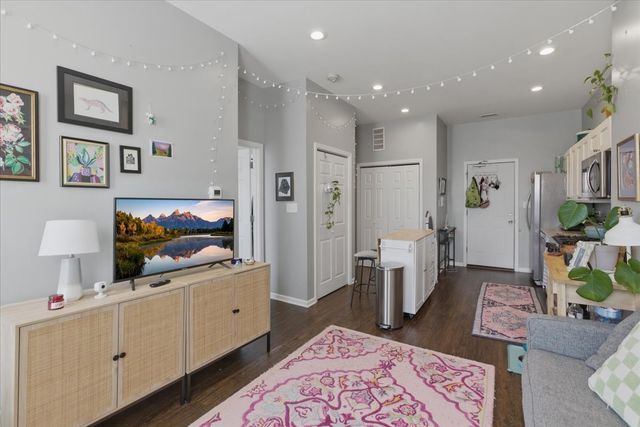 1654 W Cortland Street 6, Chicago, IL 60622