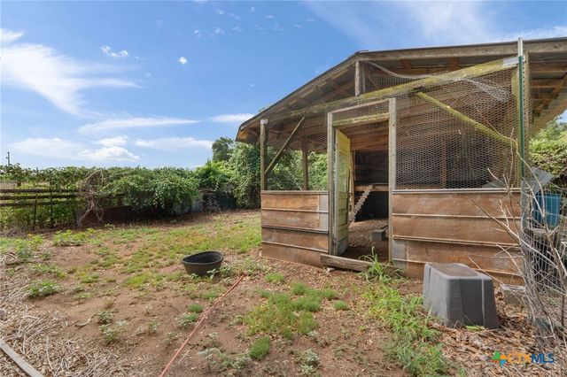 10843 US Highway 90, Harwood, TX 78632