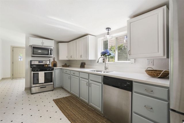 222 Oak Street, South Haven, MI 49090