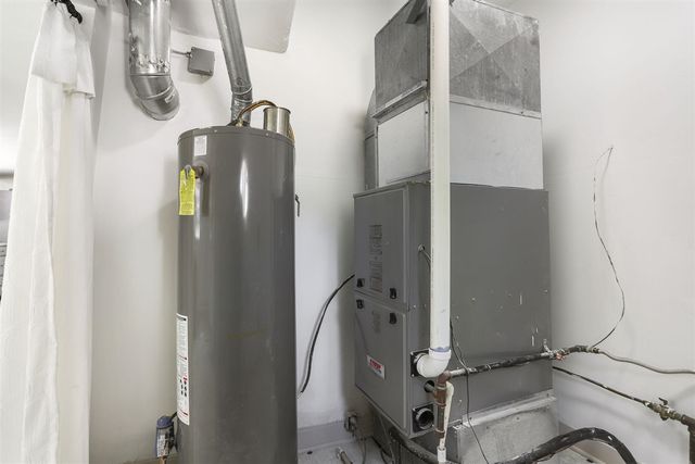 222 Oak Street, South Haven, MI 49090