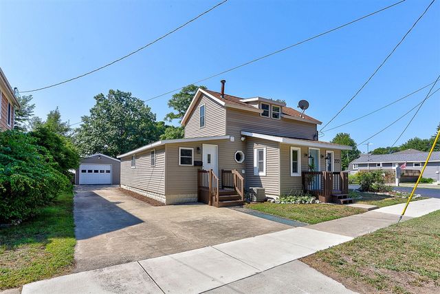 222 Oak Street, South Haven, MI 49090