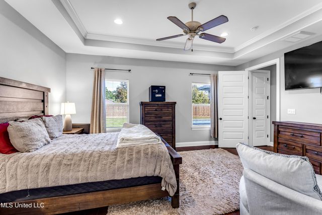 712 Champagne Drive, Biloxi, MS 39532