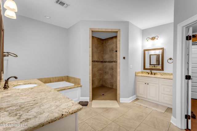 712 Champagne Drive, Biloxi, MS 39532