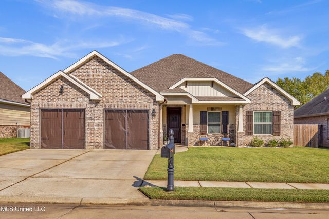 712 Champagne Drive, Biloxi, MS 39532