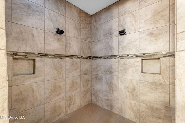 712 Champagne Drive, Biloxi, MS 39532