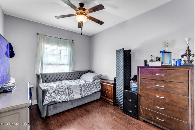 712 Champagne Drive, Biloxi, MS 39532