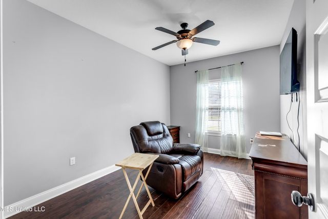 712 Champagne Drive, Biloxi, MS 39532